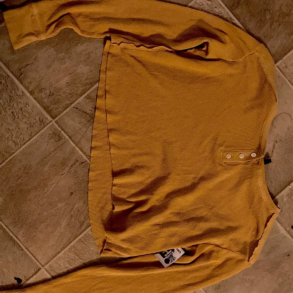 Long sleeve crop top never been wore has tag still